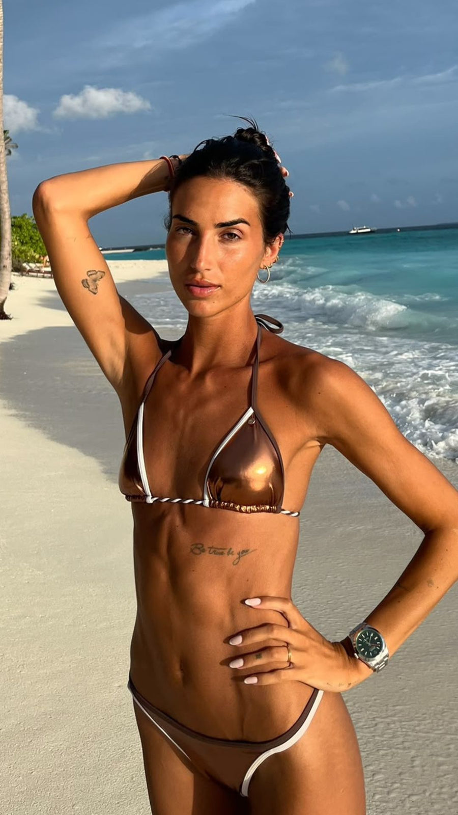 Clienta con Bronze full bikini