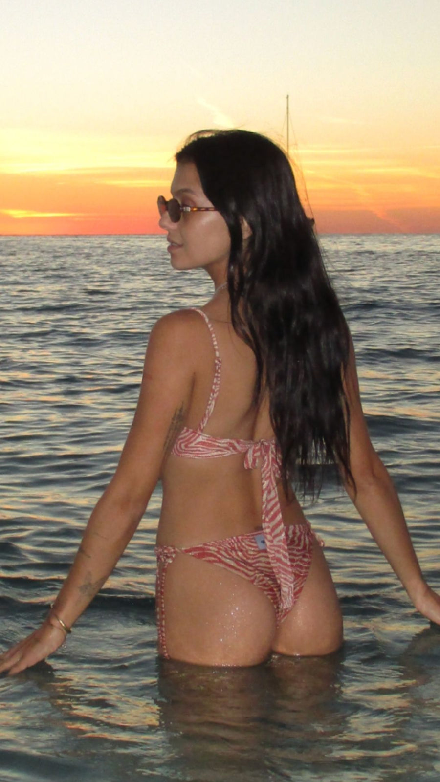 Clienta con Wild West Full Bikini